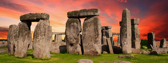 stonehenge-2371476_640