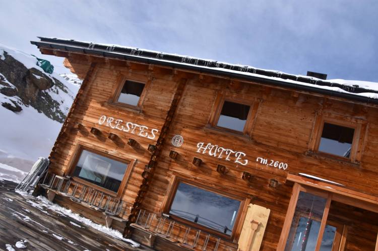 10th Feb 3aOrestes hutte.jpg