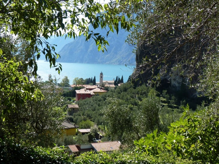 P1080490 Torbole viewed from a 4000 year old road