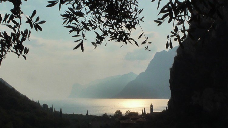 S1490019 Golden October Garda.JPG