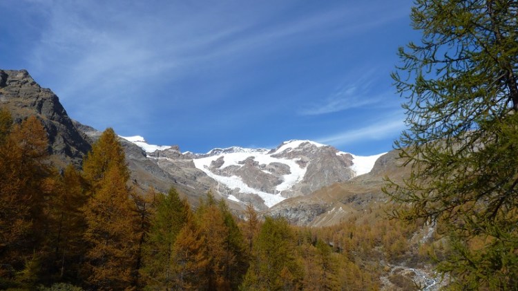 Monte_Rosa_from_Alpenzu