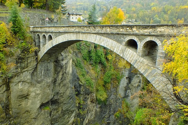 ponte-di-introd-199950_640
