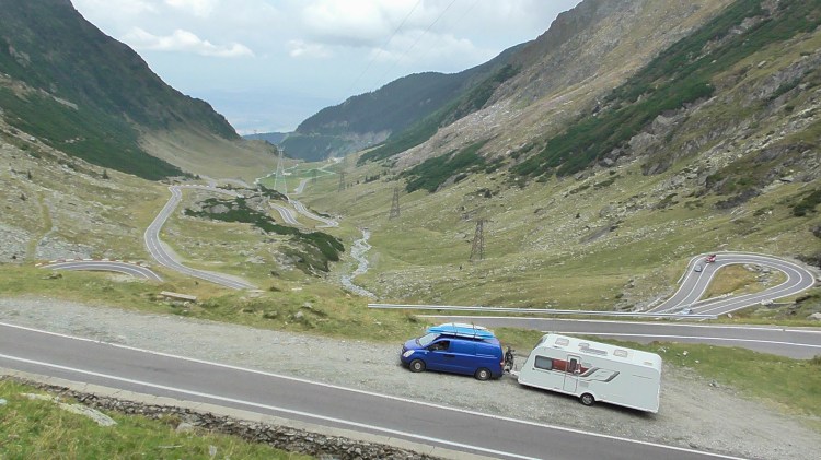 Big Blue &amp; KIsmet on the Transfăgărășan, Romania