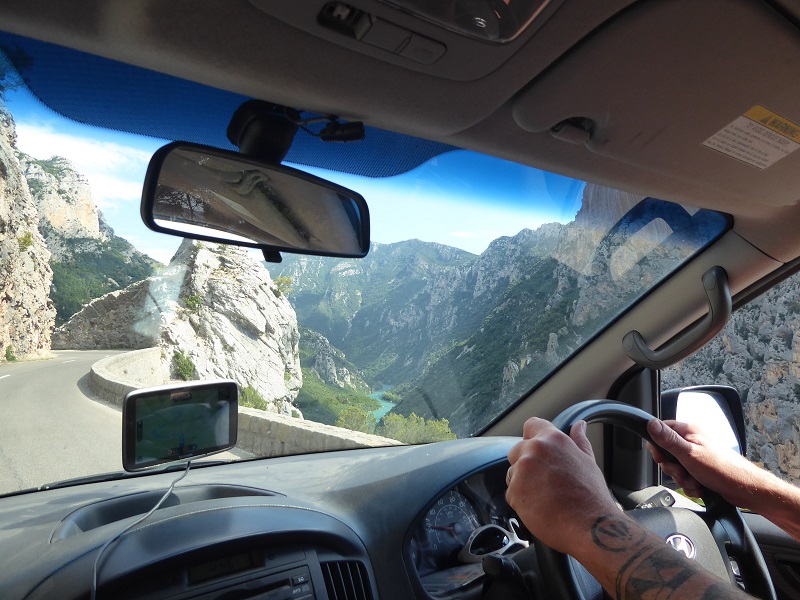 Driving_Gorges_Du_Verdon