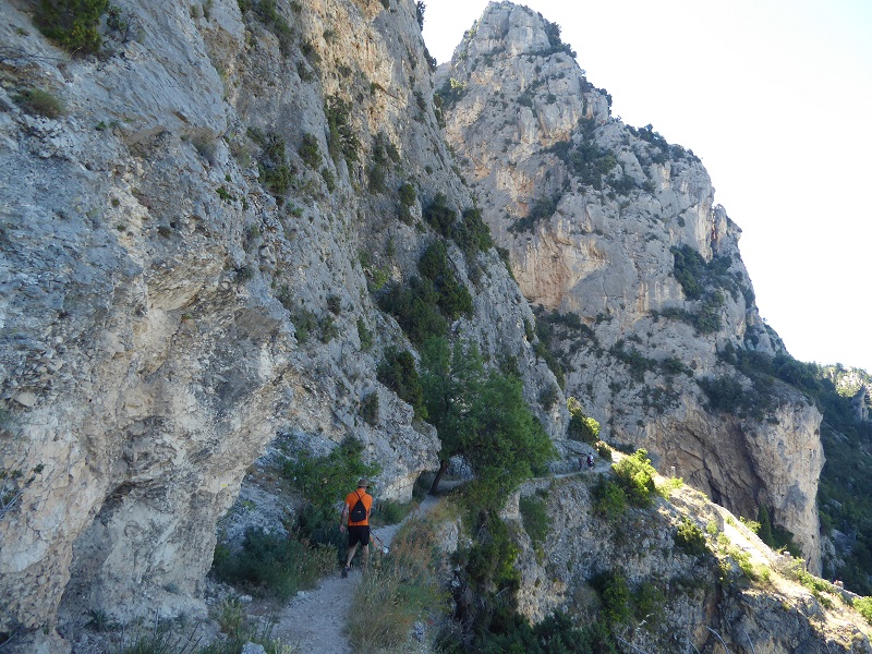 Hike_to_Chapel_Moustiers_st_marie