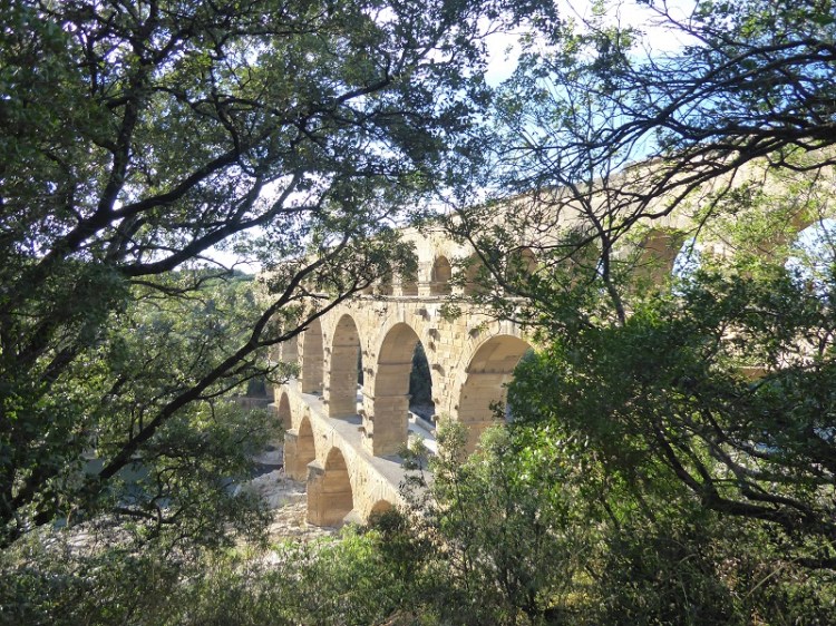 Pont_du_Gard_artistic