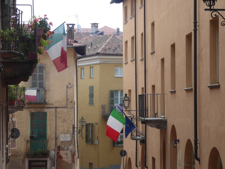 Saluzzo_street_with_Italian_Flags