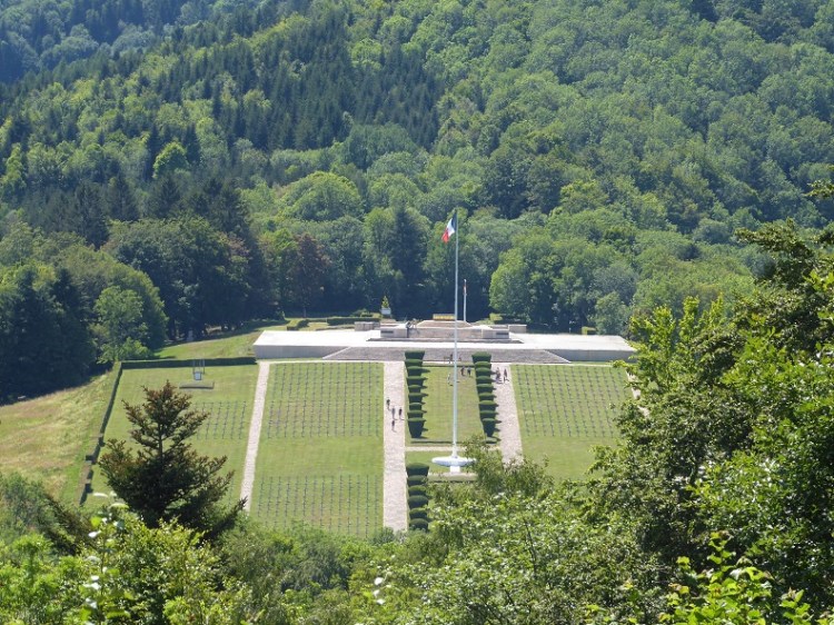 16 cemetery_Hartmanswillerkopf