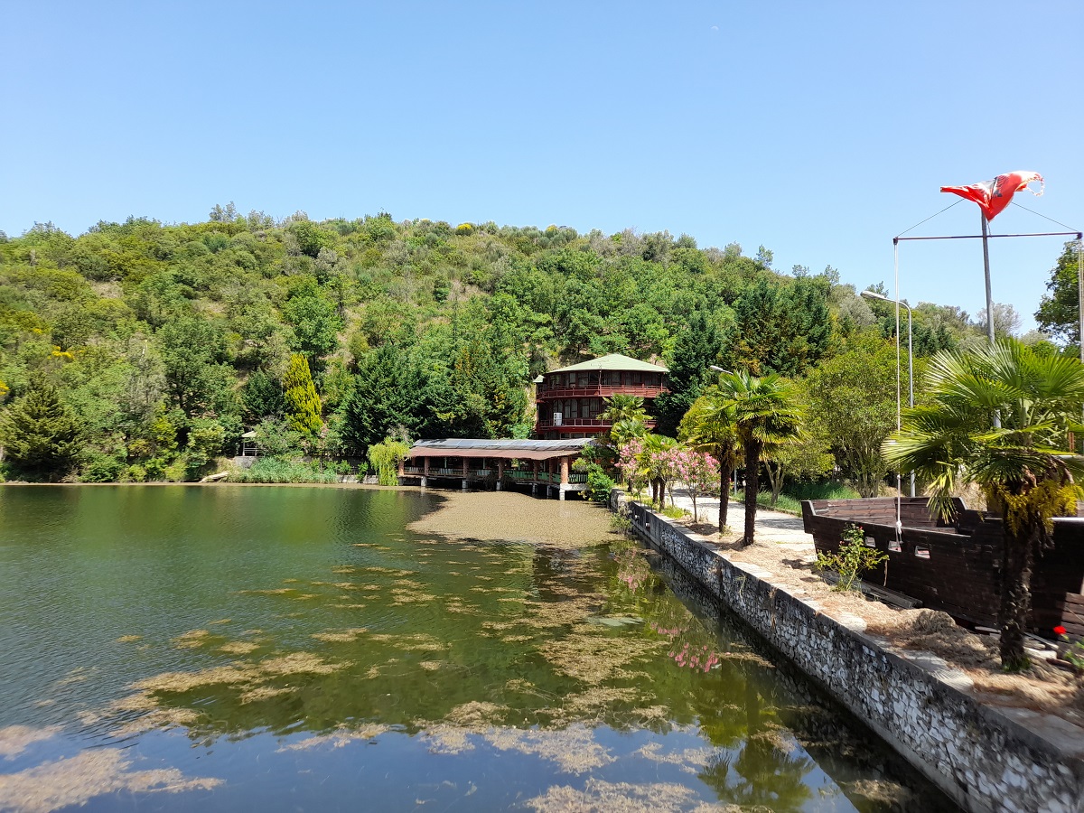 Fier, Albania, A Lakeside&nbsp;Layover